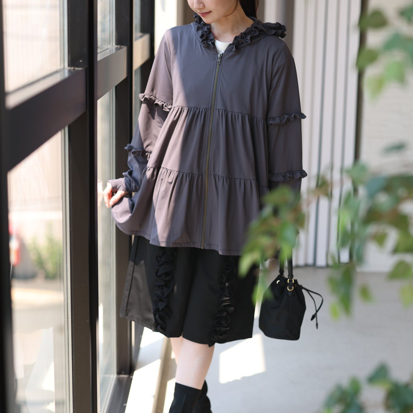 【8月3日(日)20時〜新発売】25AW UVカット99.9%フリルティアードパーカー
