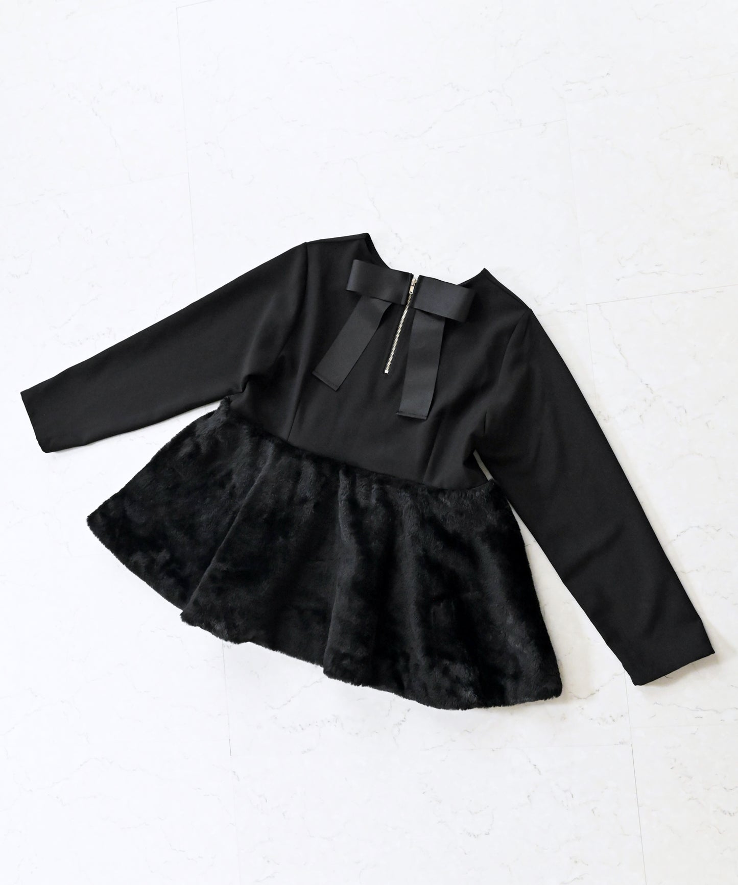 【12月5日(金)13時〜新発売】バックリボンリュクスファーペプラムトップス　