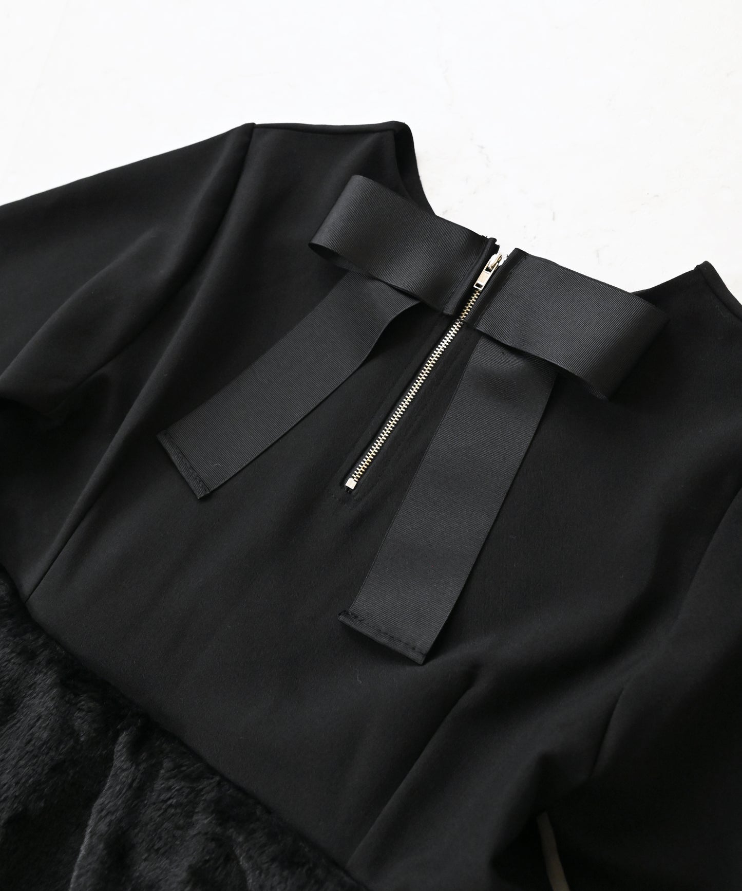 【12月5日(金)13時〜新発売】バックリボンリュクスファーペプラムトップス　