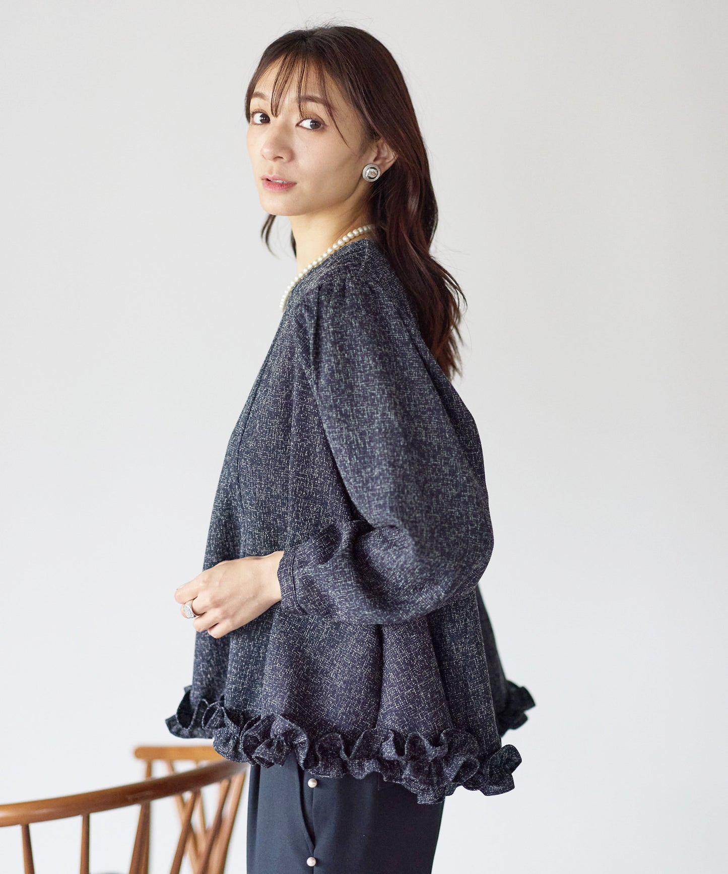 【11月28日(金)13時〜新発売】バックリボンツイードフリルトップス