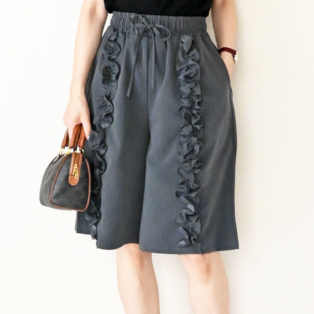 【7月6日(日)20時〜再再入荷】ラッフルフリルハーフパンツ　