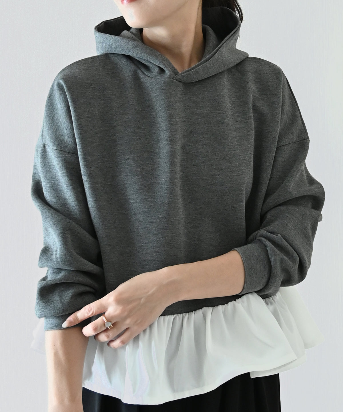 【10月10日(土)午前10時〜新発売】もちもちフリルフーディー