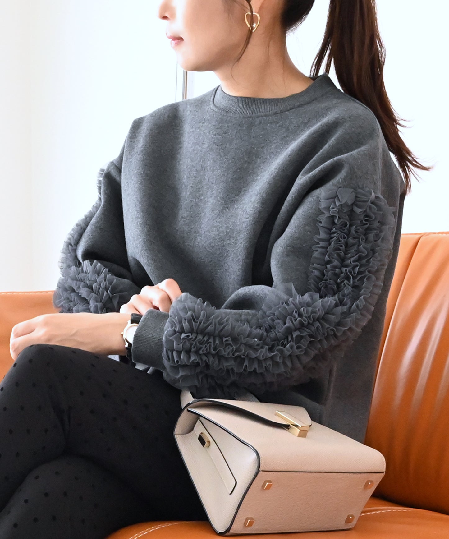 【12月14日(日)20時〜再再再再再再々入荷】袖チュール裏起毛トップス