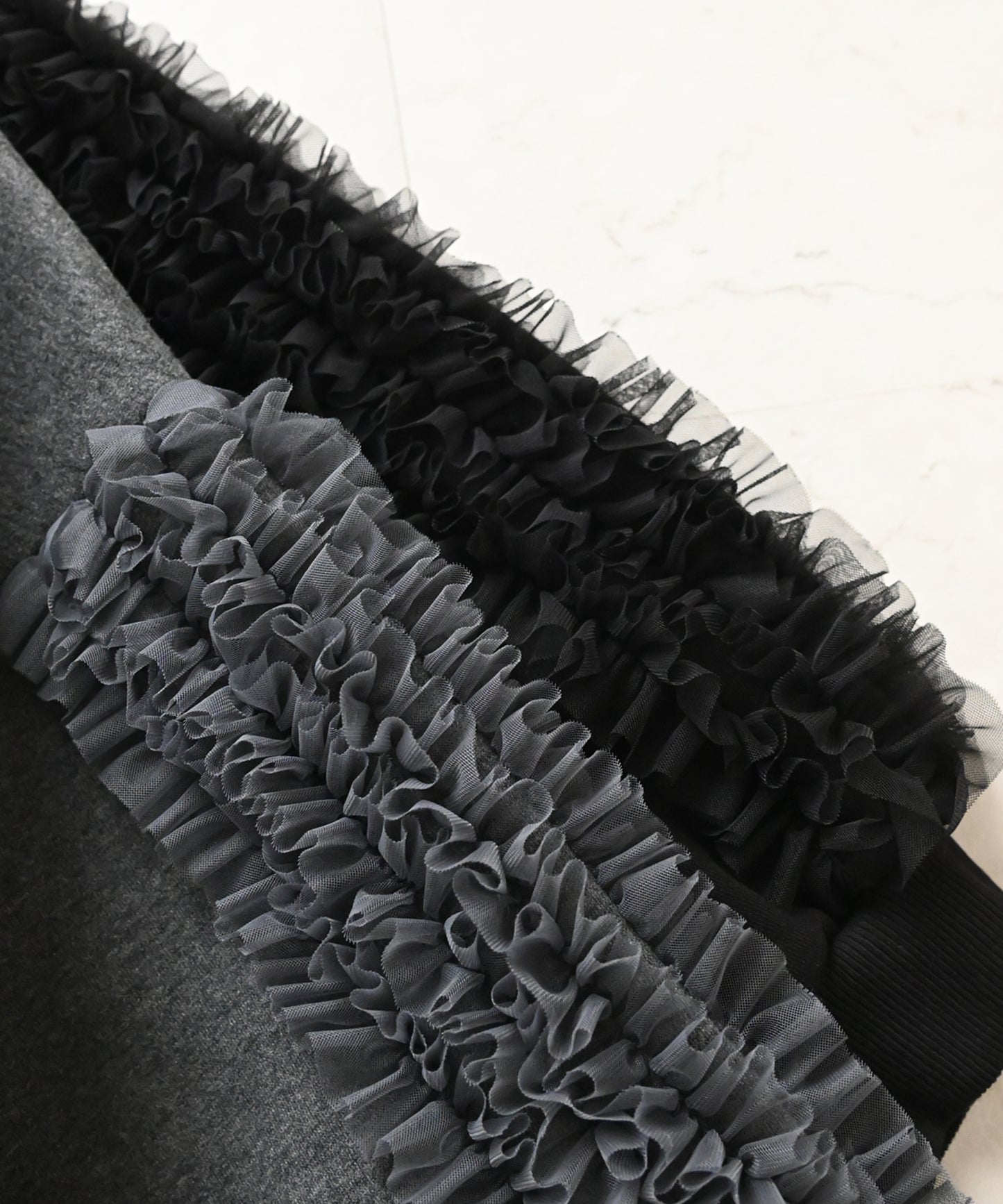 【12月14日(日)20時〜再再再再再再々入荷】袖チュール裏起毛トップス